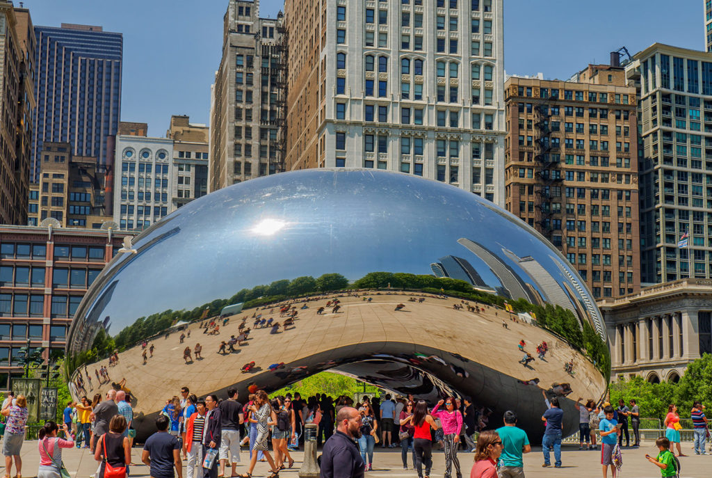 'The Bean' in het Millenium Park in Chicago. Officieel 'Cloud Gate' een sculptuur van Anish Kapoor. 'The Bean' in het Millenium Park in Chicago. Officieel 'Cloud Gate' een sculptuur van Anish Kapoor.