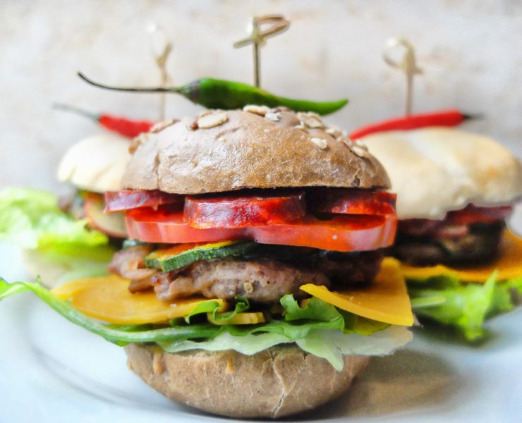 De spicy chorizo cheeseburger van Smashburger