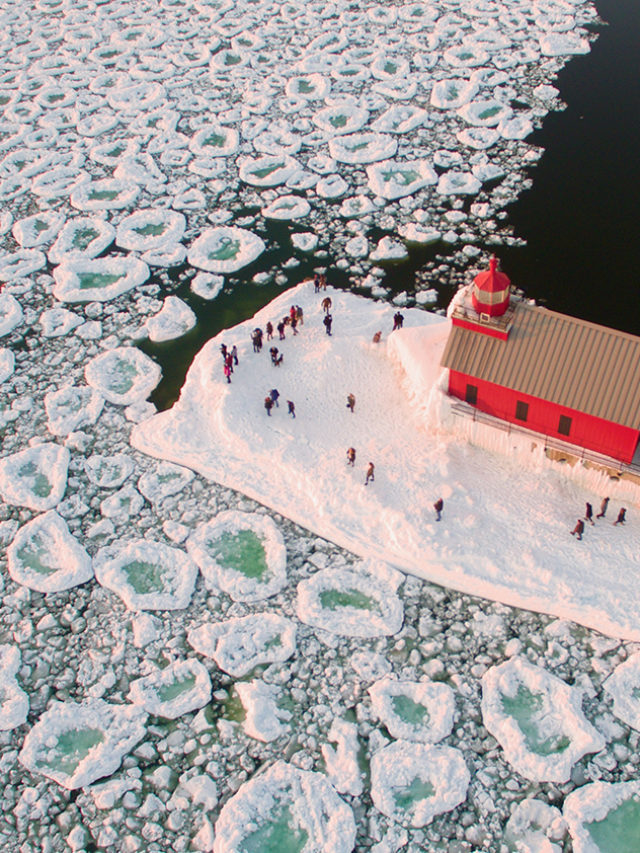 Weerfenomeen: ‘Ice Pancakes’ op Lake Michigan