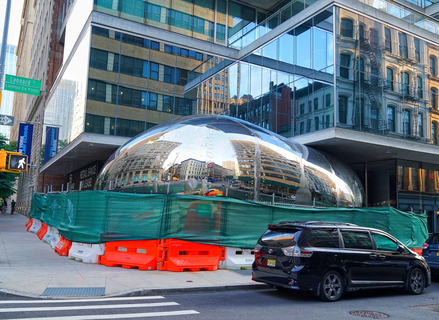 'The Bean' van Anish Kapoor nu óók in Tribeca, New York City te vinden.