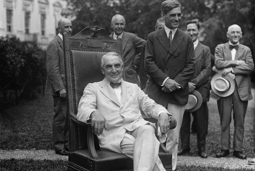 Warren Harding, de 29e president van de Verenigde Staten in de tuin van het Witte Huis