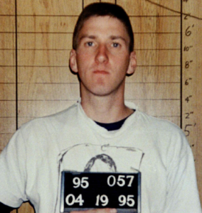 Mugshot van Timothy McVeigh, de dader van de bomaanslag in Oklahoma City 