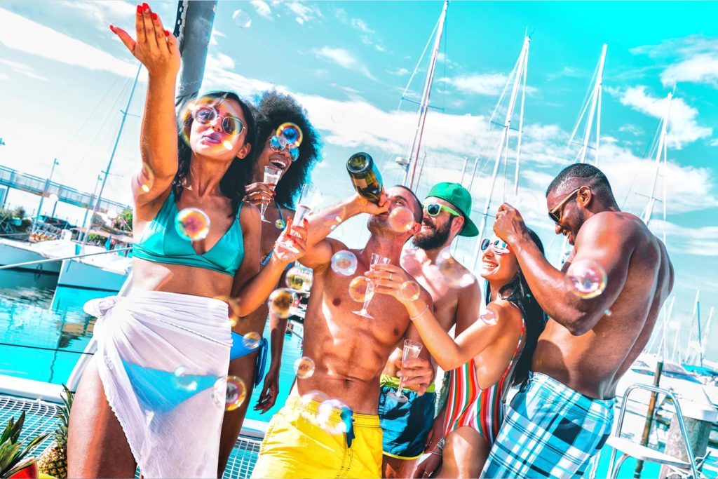 Partyboot in Miami met muziek, drank en jetski's