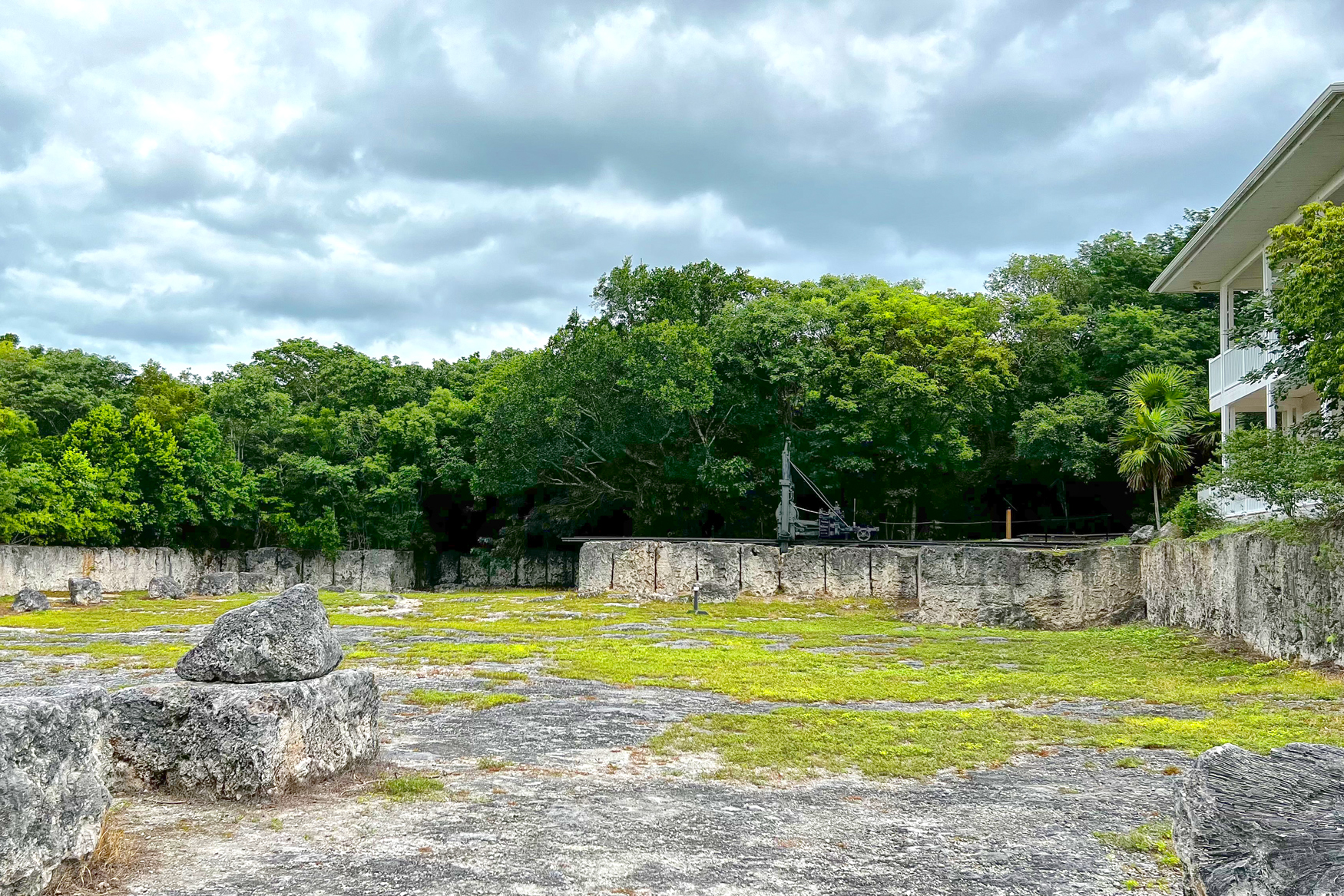 De kalksteengroeve van Windley Key Fossil Reef Geological State Park