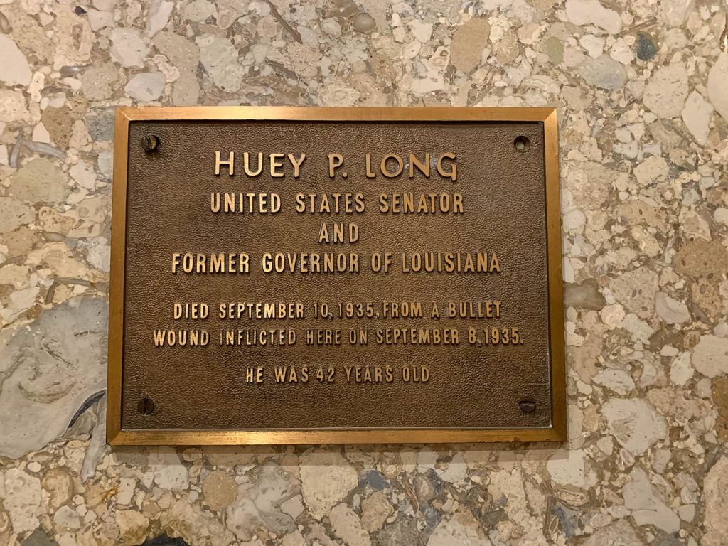 Gedenkteken ter ere van gouverneur Huey P. Long in het Louisiana State Capitol in Baton Rouge