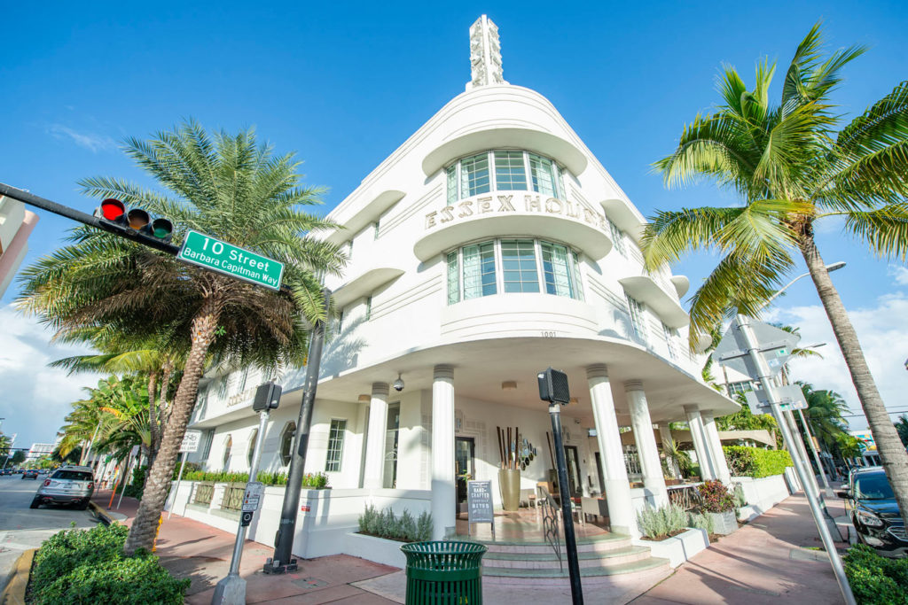 Het iconische art-deco Essex House hotel in Miami Beach