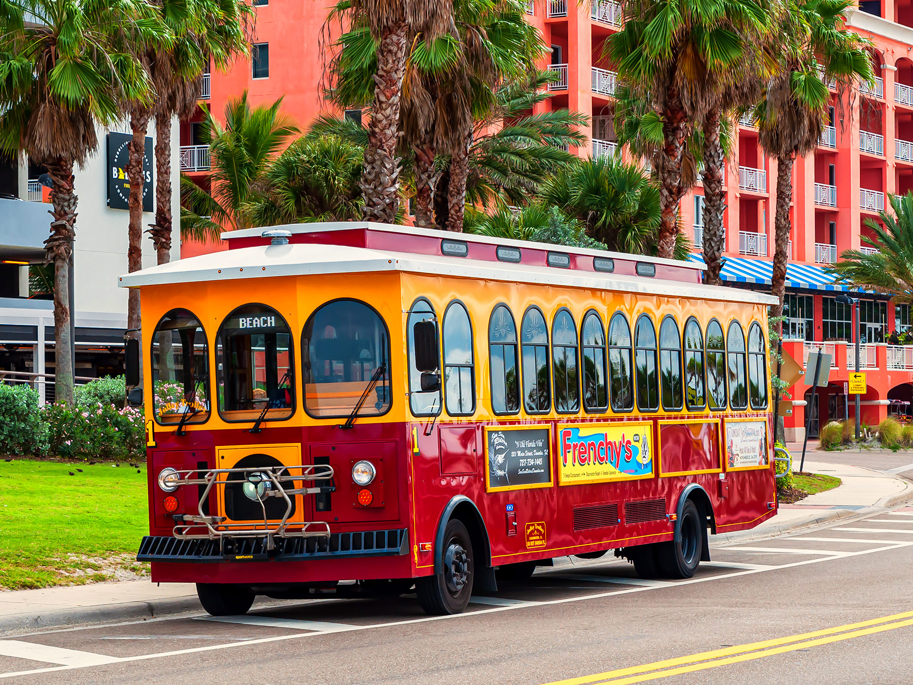 De Jolley Trolley in Clearwater Beach De Jolley Trolley in Clearwater Beach