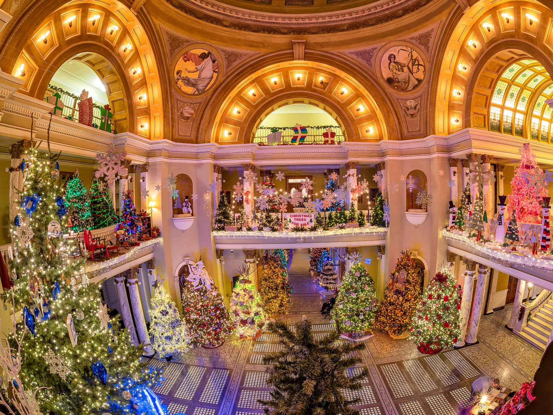 Over the top kerst in het Capitool van South Dakota in Pierre