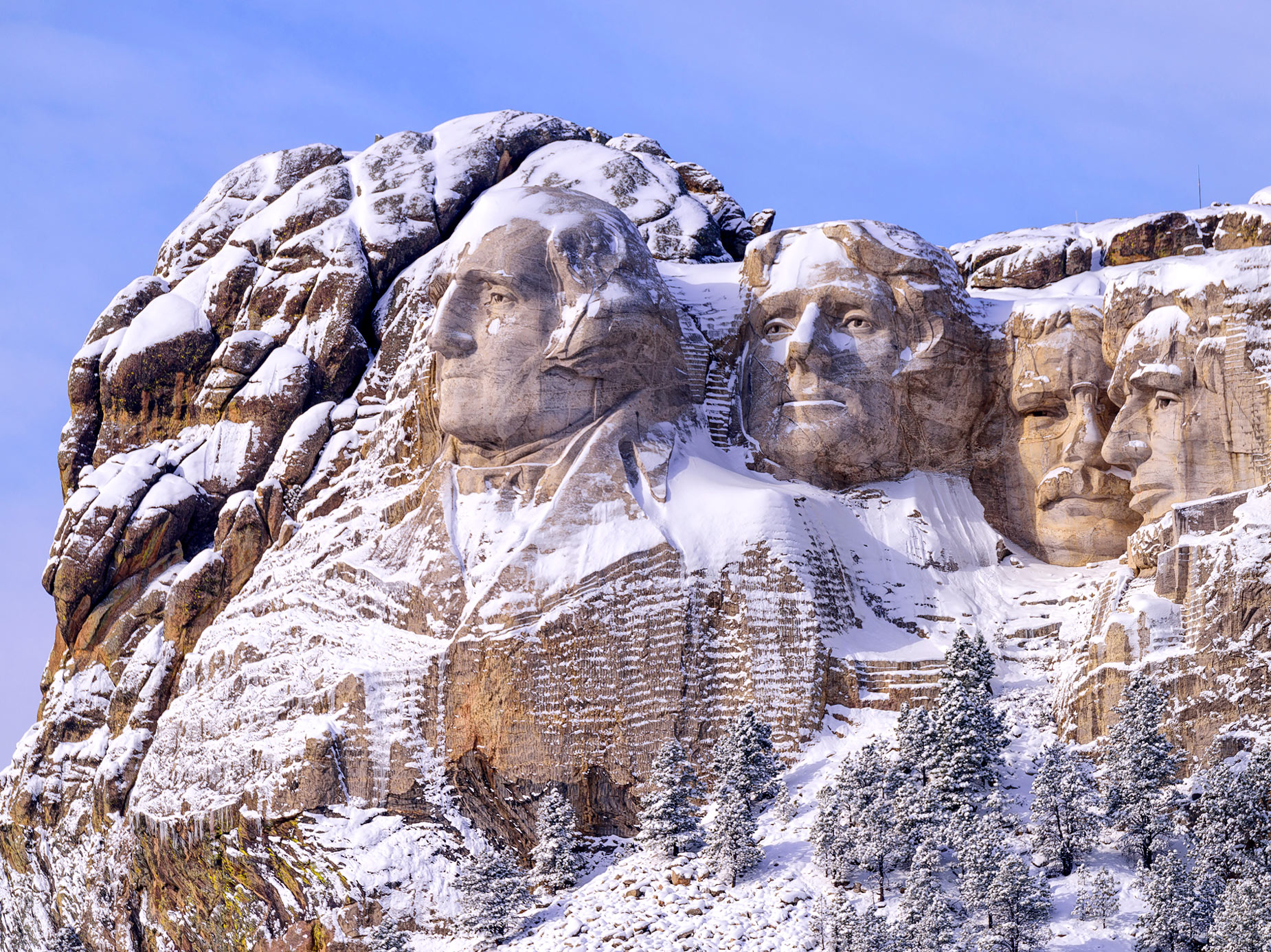 Mount Rushmore in South Dakota in de sneeuw