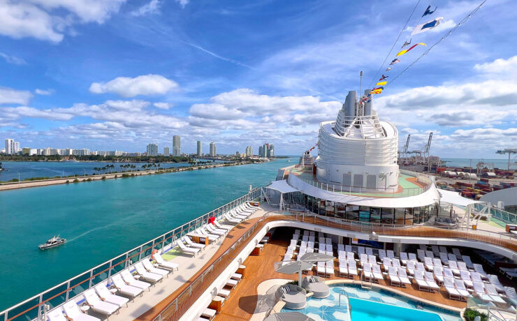 Uitzicht op Miami Beach vanaf het Oceania Allura cruiseschip