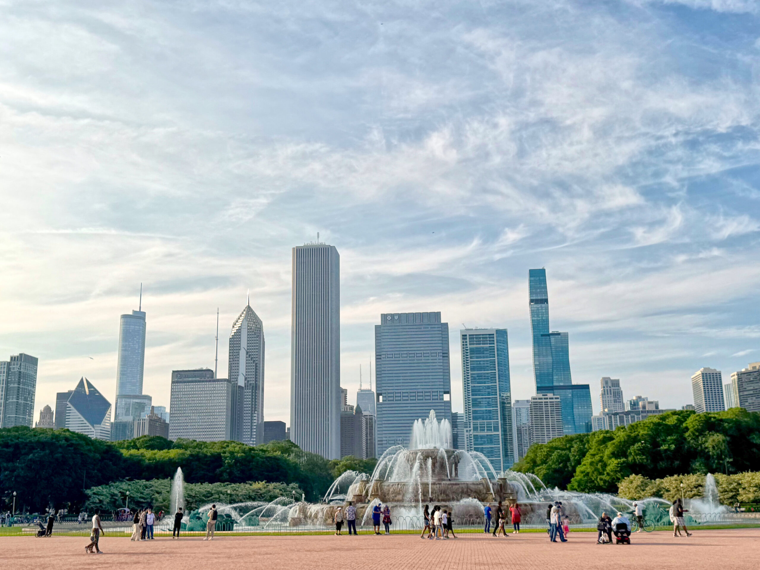 Buckingham Fountain in Millennium Park, Chicago Buckingham Fountain in Millennium Park, Chicago