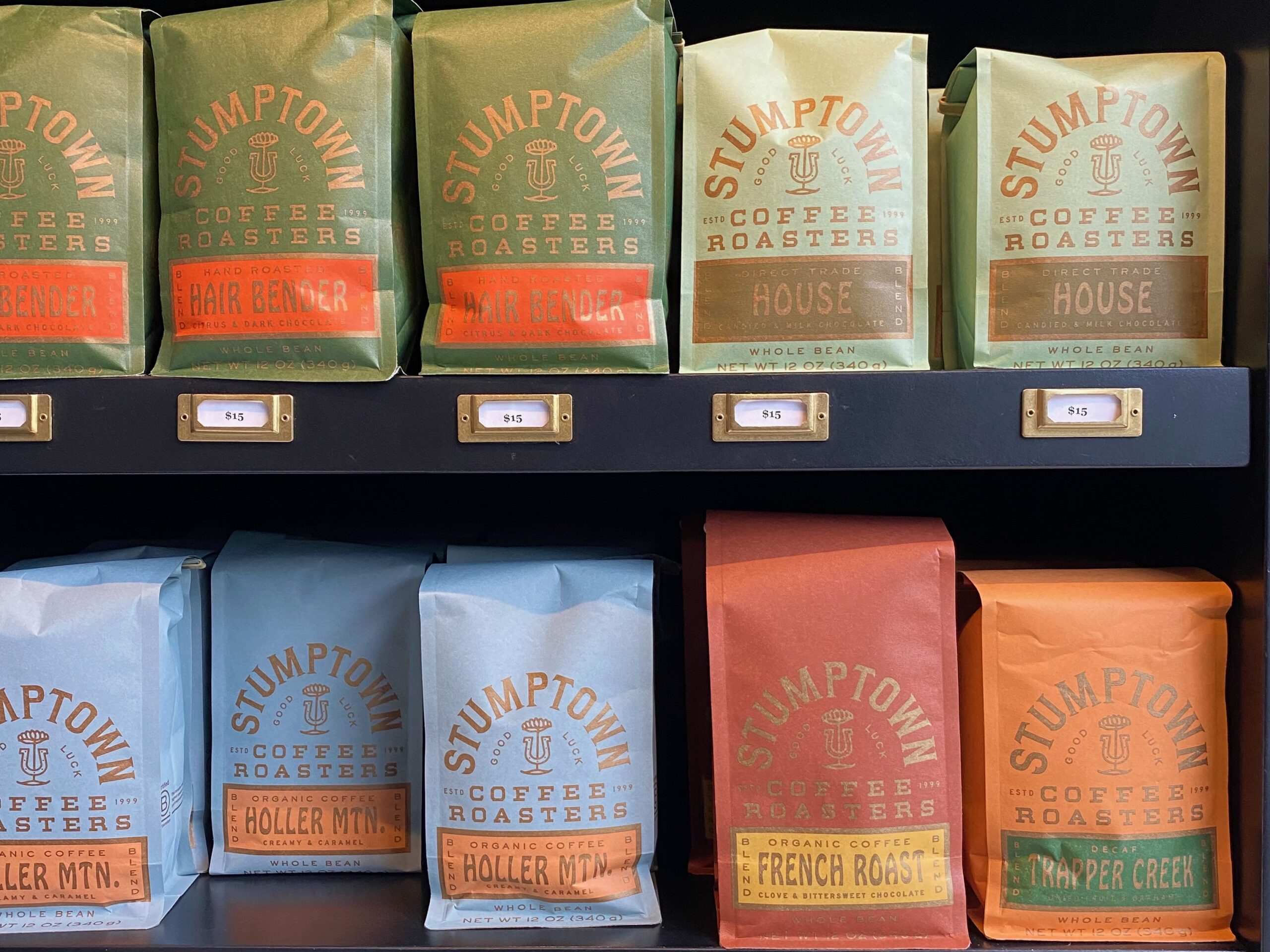 Verschillende koffieverpakkingen van Stumptown