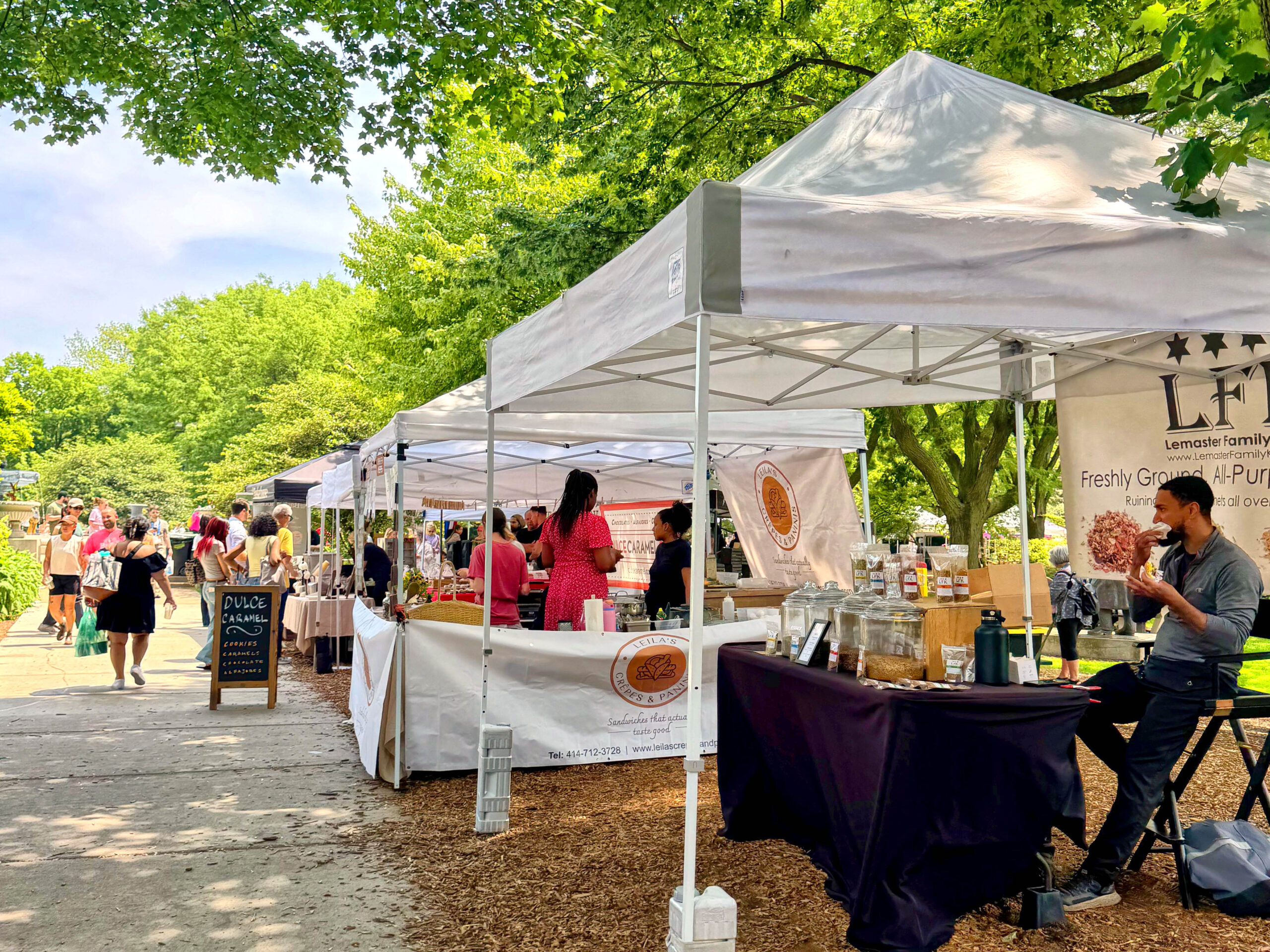 Farmers Market in Wicker Park, Chicago Farmers Market in Wicker Park, Chicago