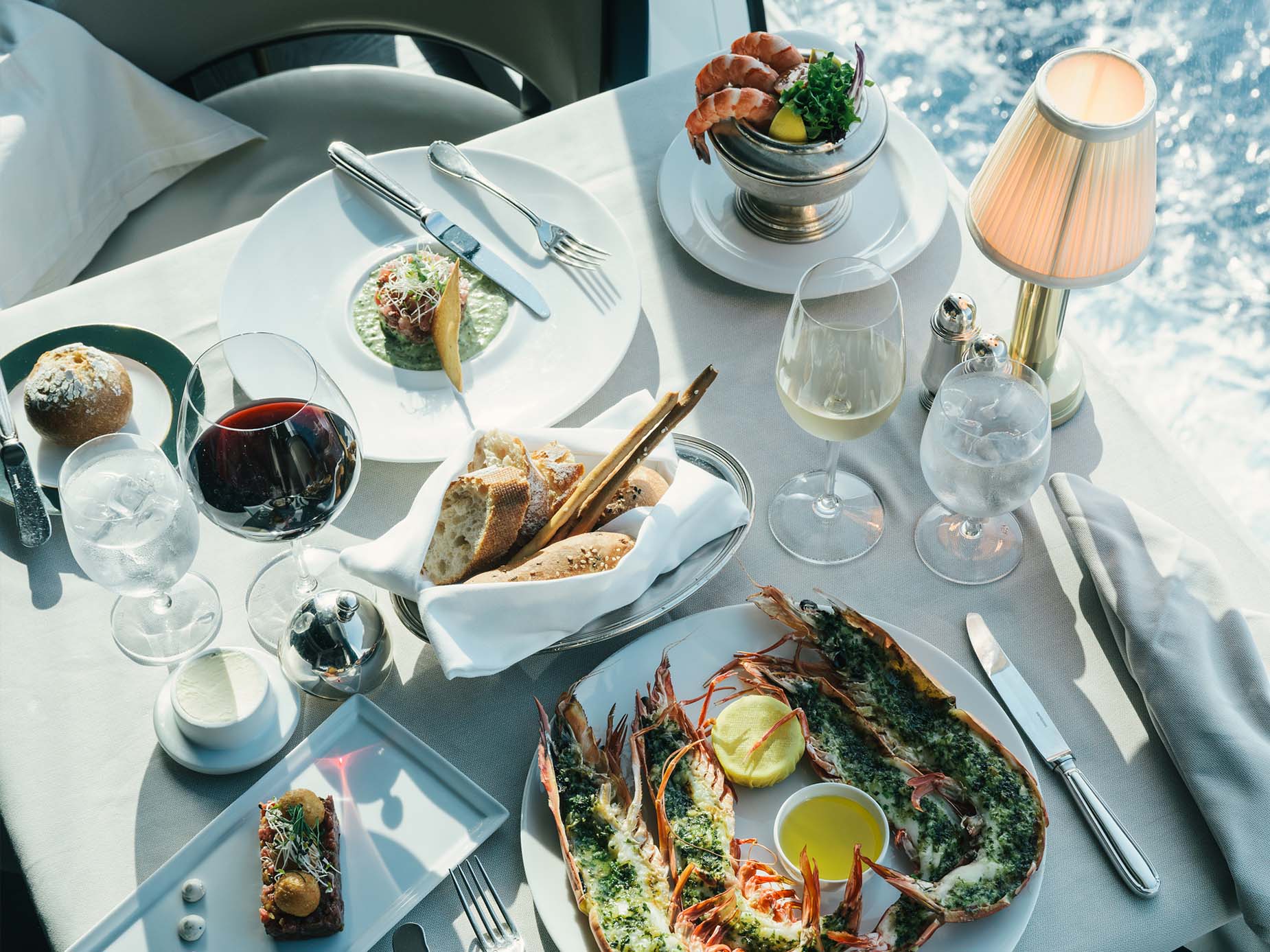 Genieten van kreeft en de beste zeevruchten aan boord van Oceania Cruises