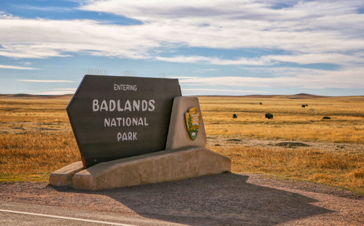 Entree van Badlands National Park met het welkom-bord