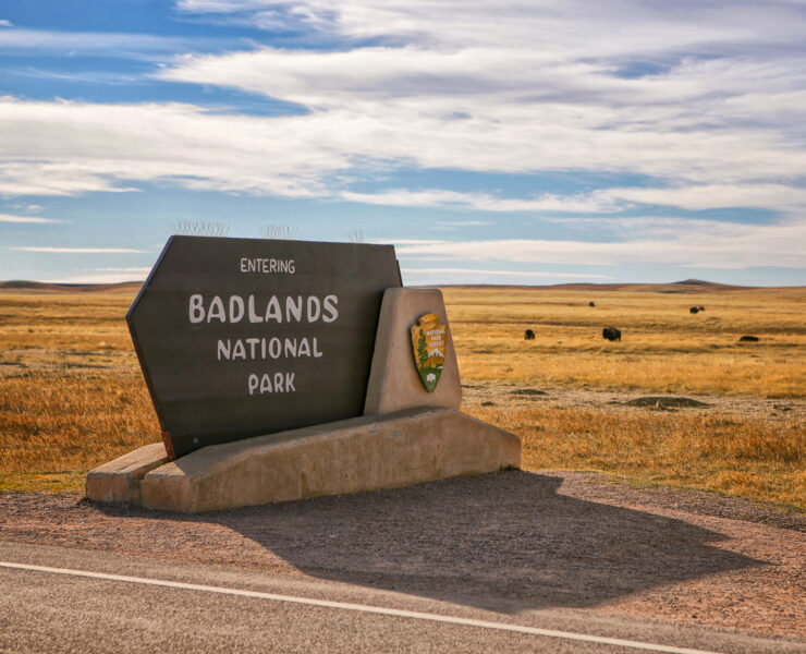 Entree van Badlands National Park met het welkom-bord