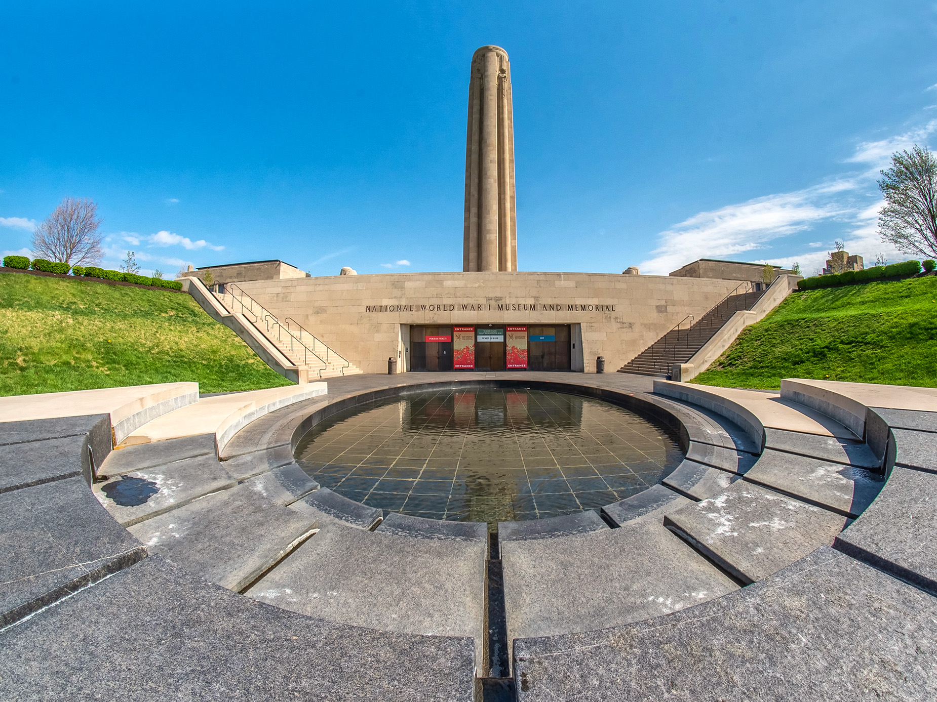 Het Liberty Memorial en het World War I Museum in Kansas City Het Liberty Memorial en het World War I Museum in Kansas City