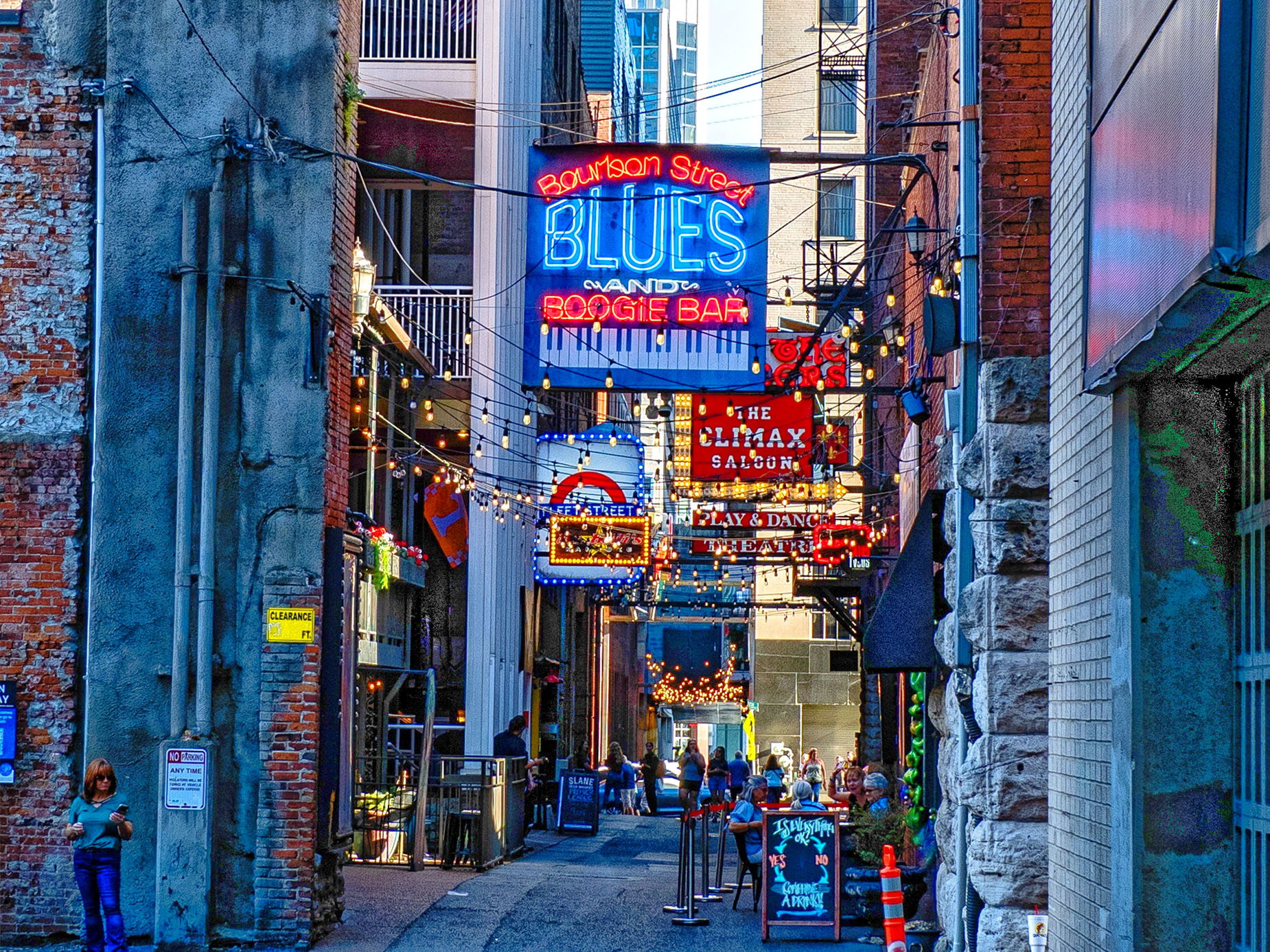 Printers Alley in Nashville